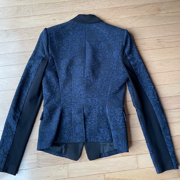 XS BCBGMaxazria Navy Blue and Black Lace Blazer - Picture 2 of 5